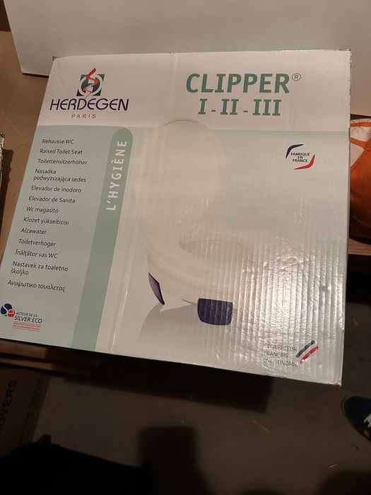 Nasadka toaletowa z klipsami mocującymi CLIPPER II firmy Herdegen