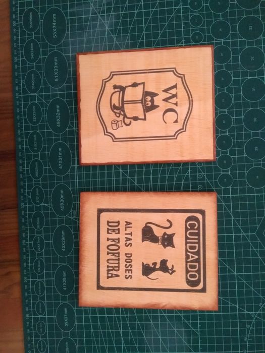 Placas em madeira