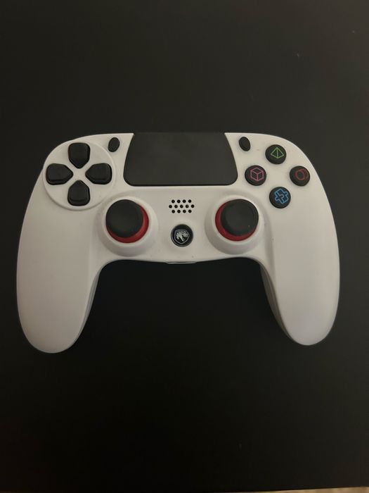 Ps4 pro com comando