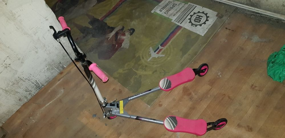 Hulajnoga trójkołowa