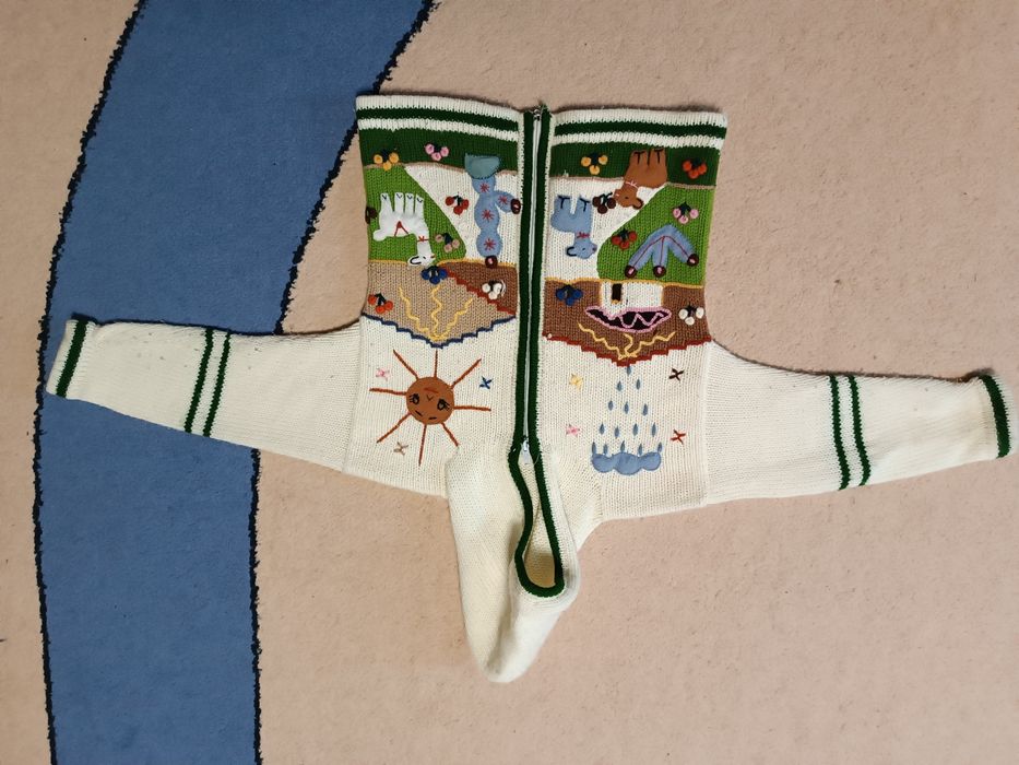 Продам белую крфточку