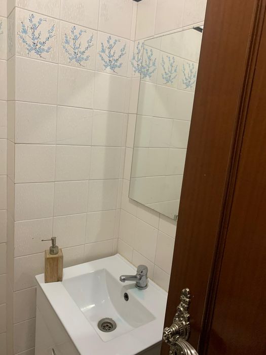 Aluga se apartamento T3 / quartos