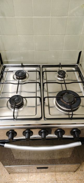 Fogão a gás com 4 bicos