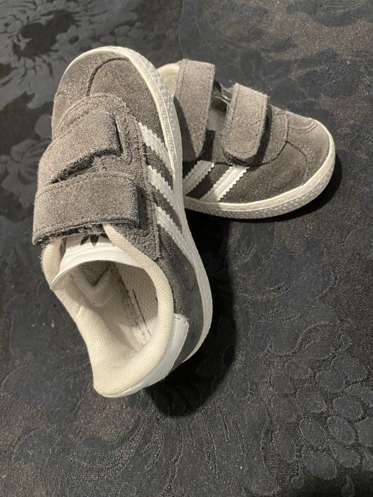 Vendo sapatilhas adidas unissexo