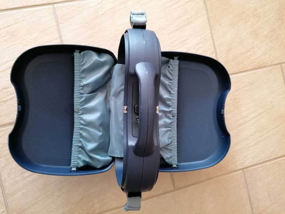 Necessaire com alça como novo