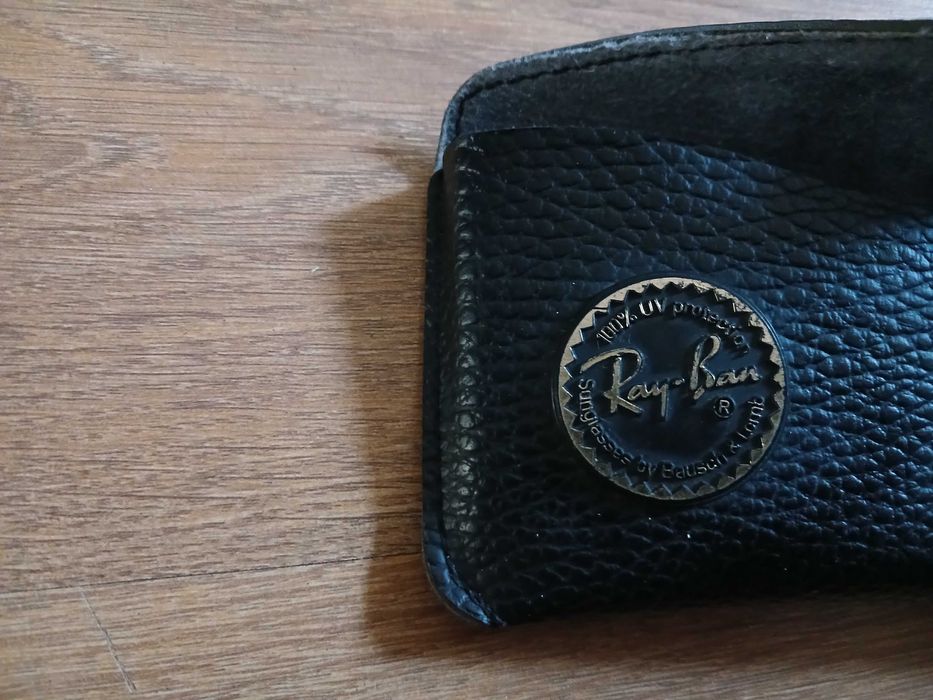 Кожаные  винтажные  чехлы  от  очков