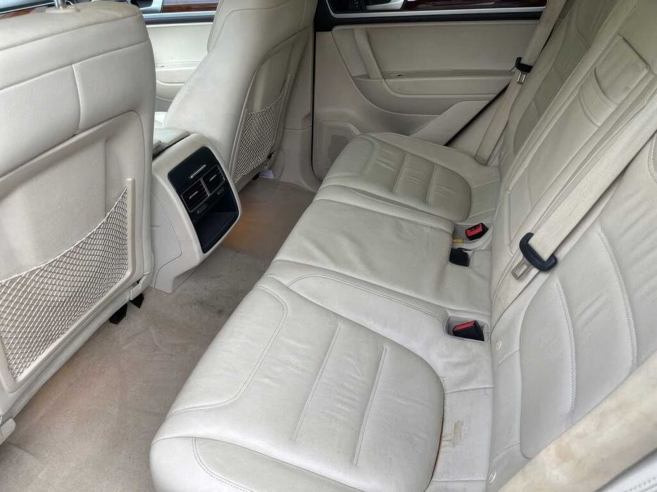 Volkswagen Toureg      2014