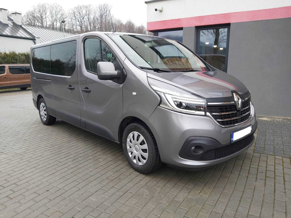Wynajem busów 9 os. Renault Trafic long