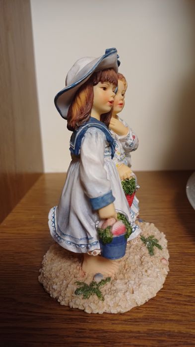 Фарфоровые статуэтка  коллекционный  вариант