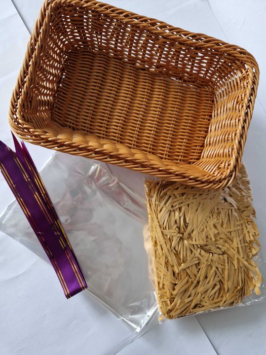 Prezentowy kosz wikilnowy