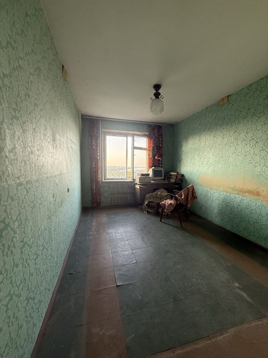 Продам 4 комн кв Набережная Победы