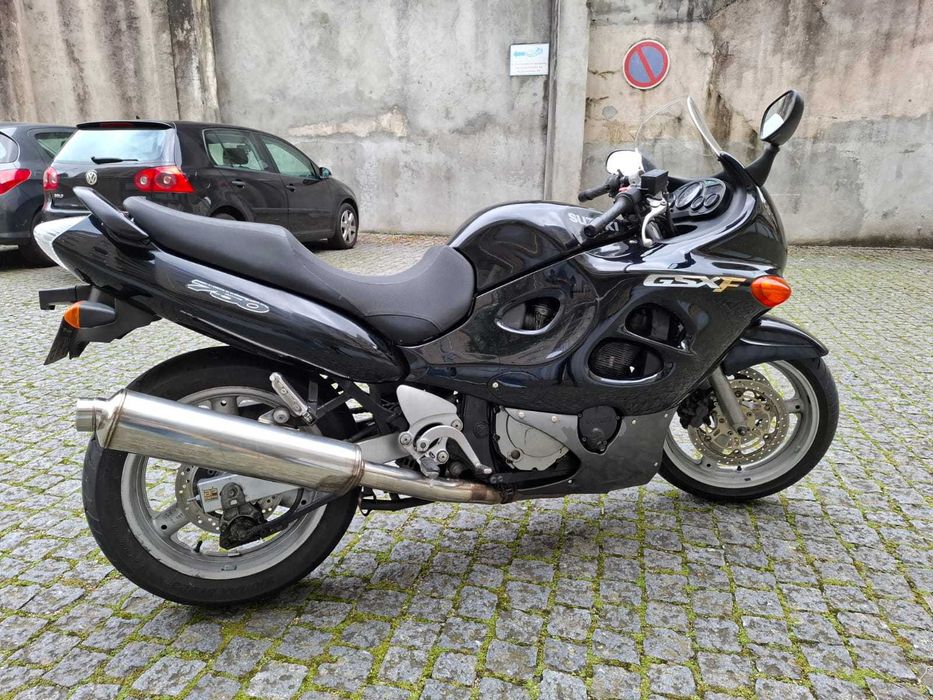 Suzuki GSX750F como nova