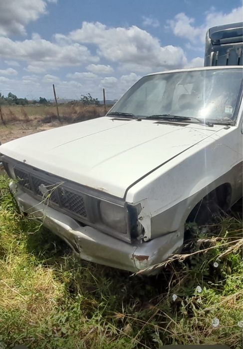 Capot Nissan d21 88-94 e outras peças