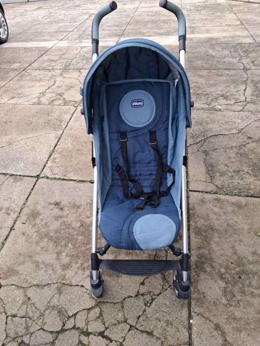 Vendo carrinho de passeio da chicco pouco uso