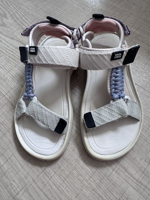 Босоніжки zara 35