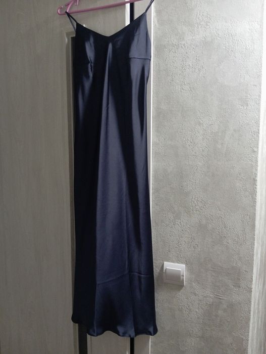 Продам атласный сарафан