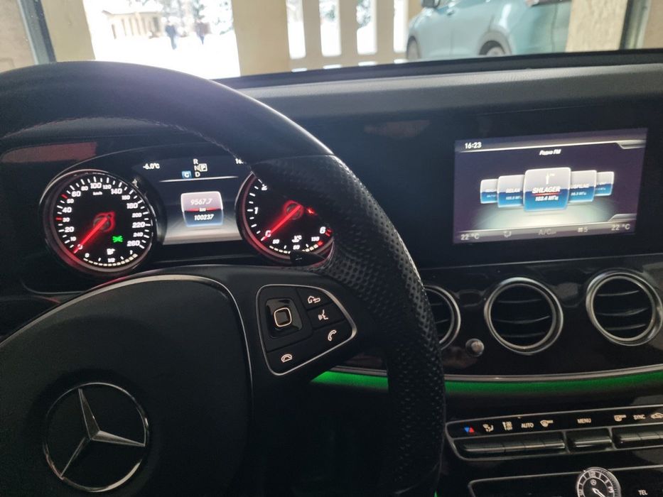 Mercedes Benz 2017 рік