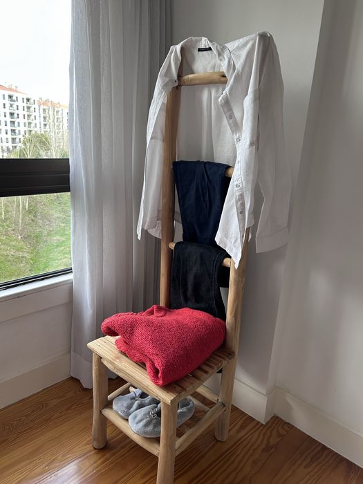 Cabide de pé/Cadeira