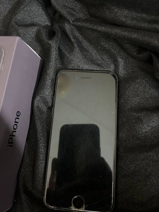 Продам iphone 8 64 ГБ