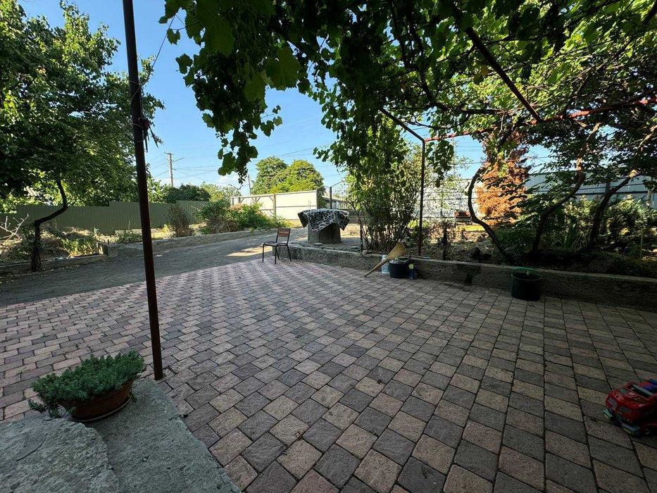 Двухэтажный капитальный дом