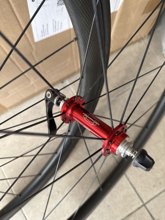 Rodas carbono Progress com pneu continental