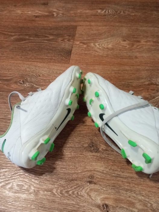 Продам бутцы Найк в хорошем состоянии