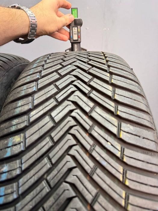 Шины БУ 235 50 R 19 Continental ALLSEASONCONTACT Всесезон Комплект