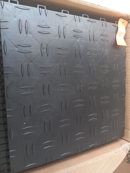 Piso de garagem plastico