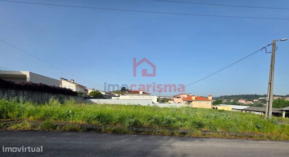 Lote de Terreno para Construção com 467m2 em Vila das Aves, Santo Tirs — Aves, Porto