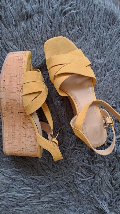 Sandałki sandały espadryle koturny korek żółte H&M 39