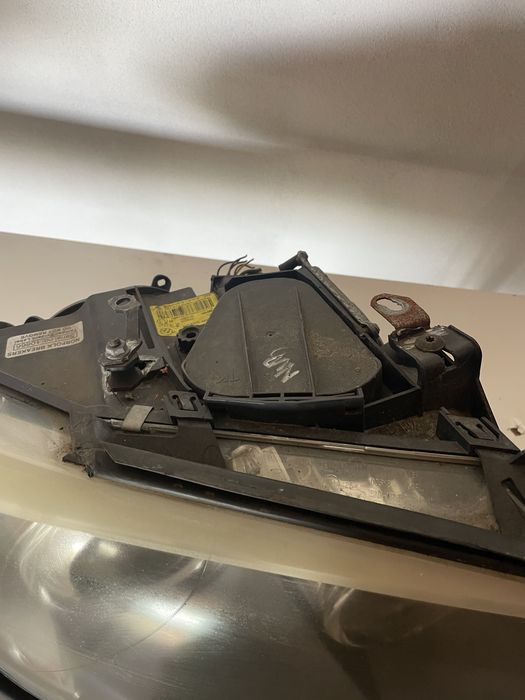 Farol direito E92 LCI