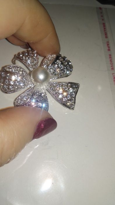 подарок брошка брошь камни цветок богато смотрится нарядно на свадьбу