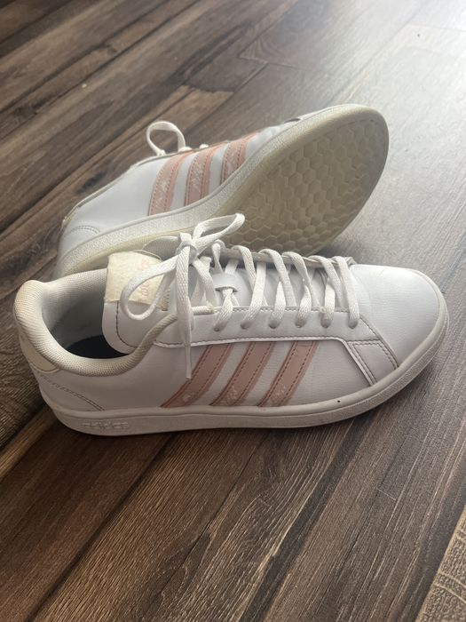 Sportowe sneakersy ADIDAS