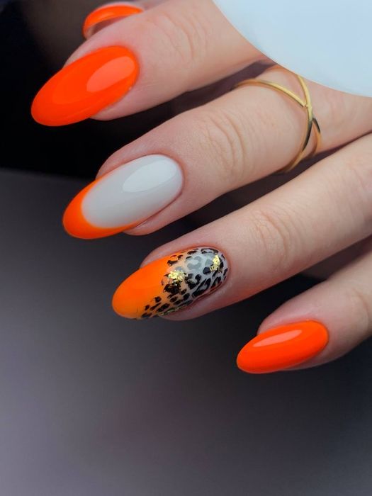 Манікюр, корекція, нарощування нігтів