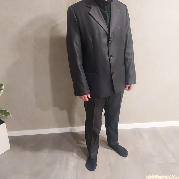 Yigit qizni orgazm bolguncha tili bilan xursand qildi.