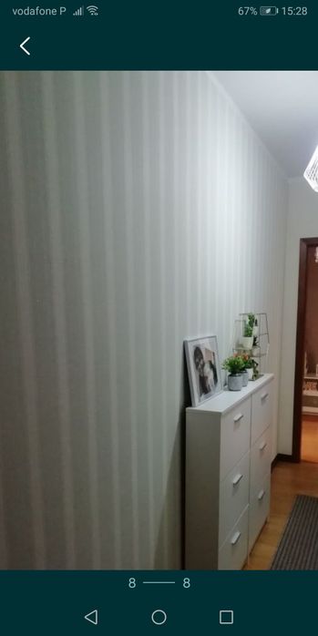 Colocação de papel de parede