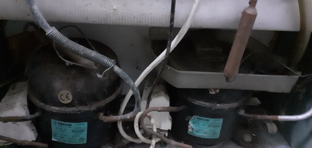 Vendo frigorífico  marca Hoover para peças