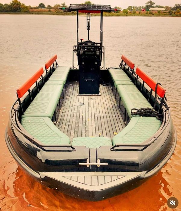 Barco Marítimo Turistico