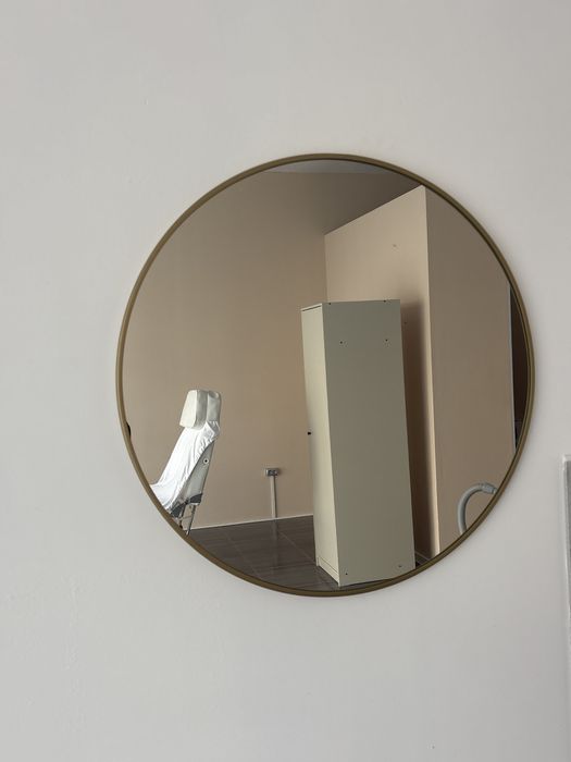 Okragle lustro 60cm w zlotej ramie