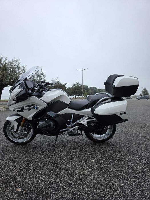 BMW R 1250 RT | 2.200 km | Estado Novo | Garantia até 2029