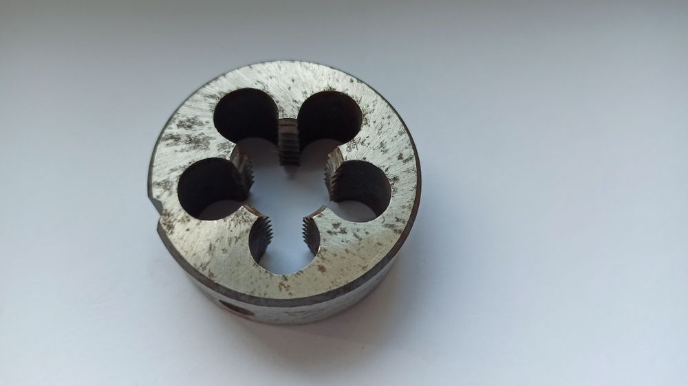 Narzynka m22x2,5 nowa