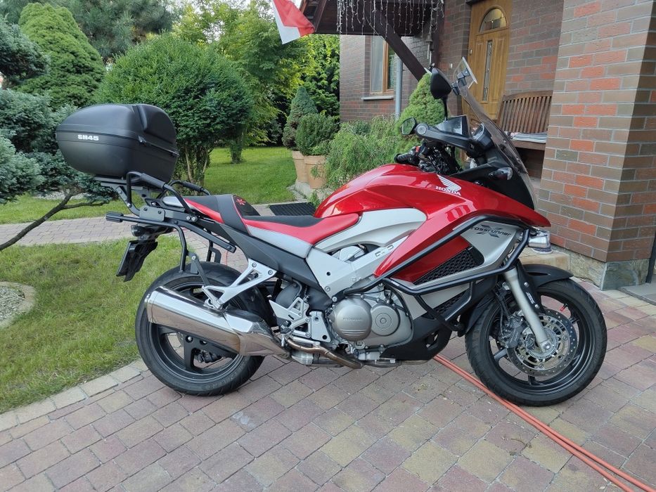 Honda VFR800X Crossrunner 2011 – Idealny stan