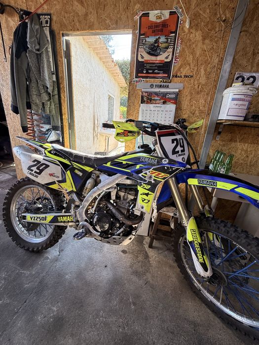 YZF 250 – revisões em dia, sem nada a fazer