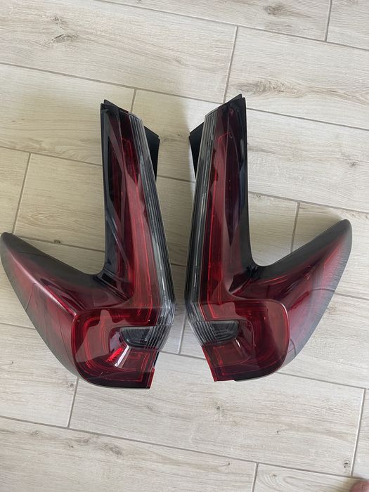 Продам задні фонарі Хонда СРВ гібрид 2021