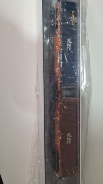 Vagons de carga novos com contentores