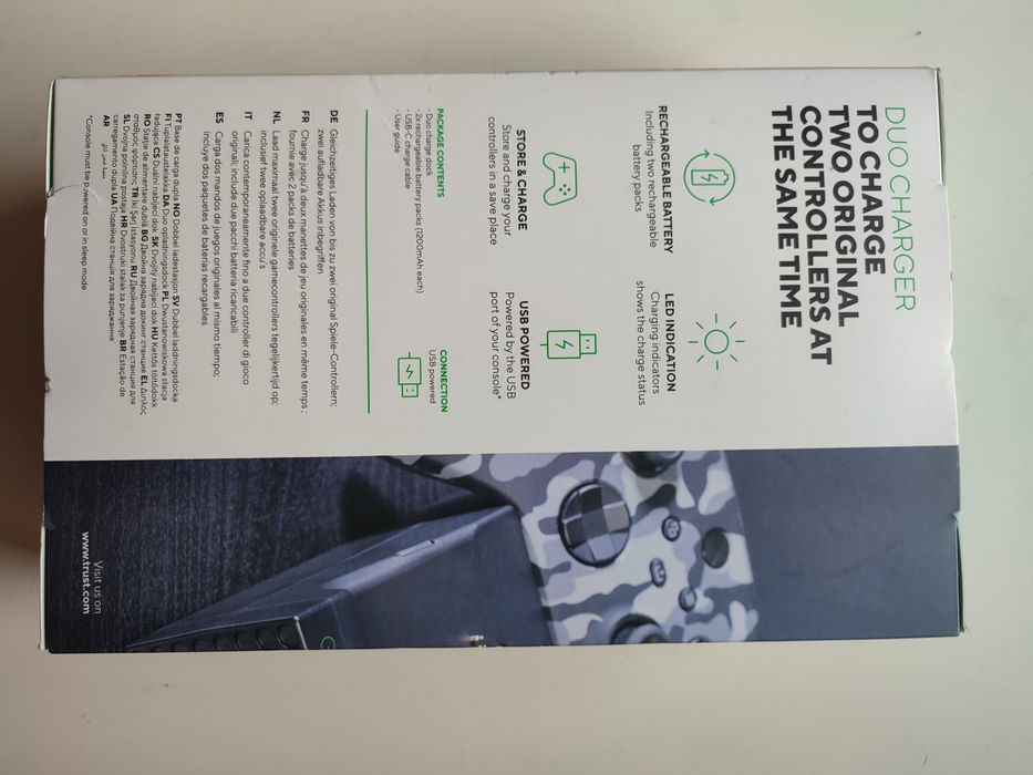 NOWA XBOX stacja ładująca do padów z 2 kompletami akumulatorów.