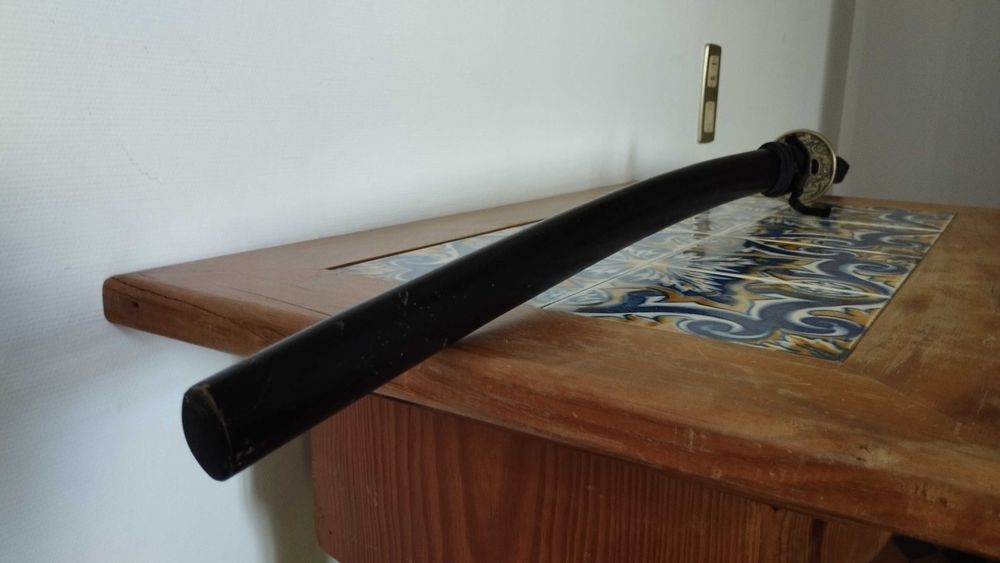 Katana Decorativa Japonesa – com Bainha Preta
