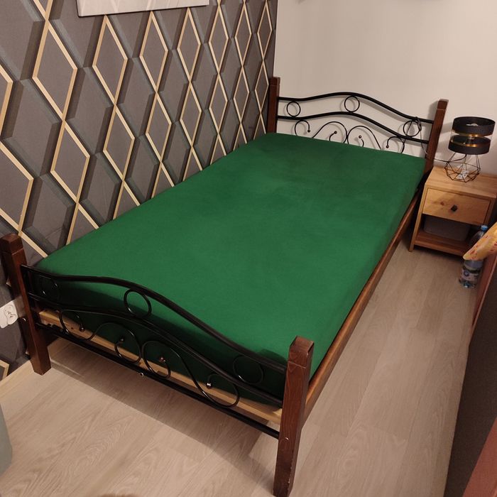 Łóżko z materacem 100x200