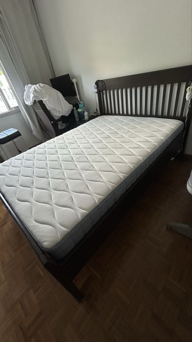 Cama e colchão Ikea