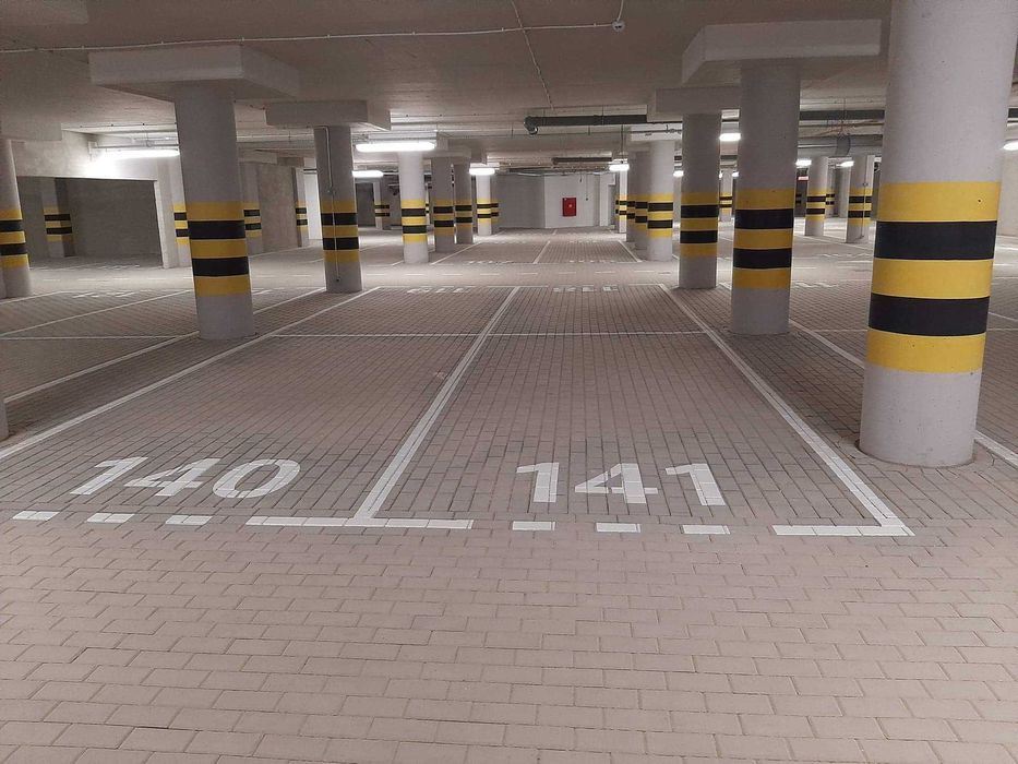 Malowanie linii Oznakowanie poziome Tarnów Warstwa uszorstniająca